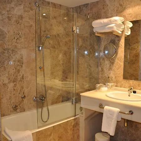 Hotel De 4*